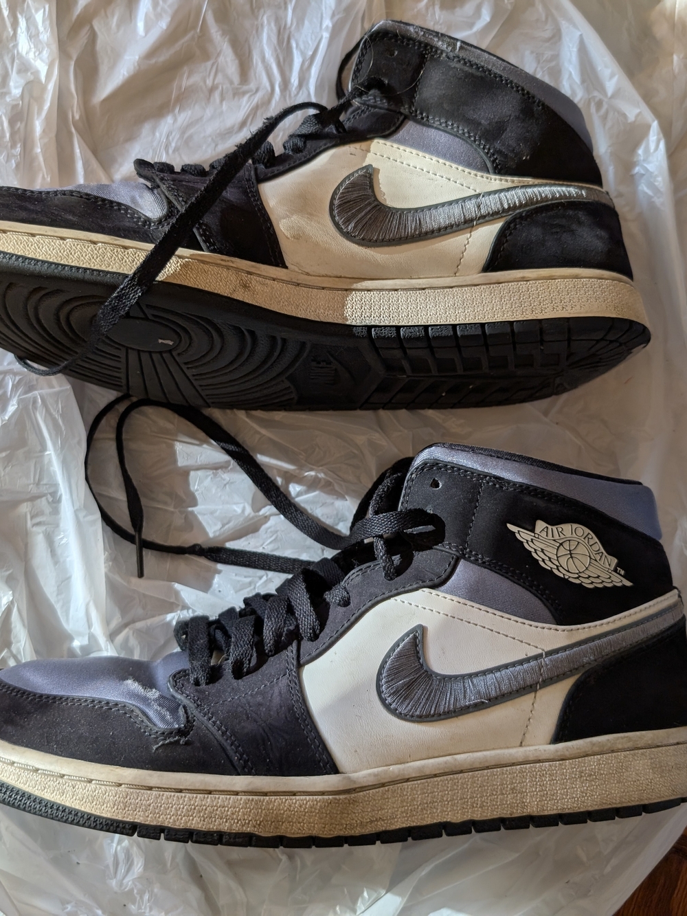 Air Jordan 1 Mid – Men's 11 – Black/Gray/White